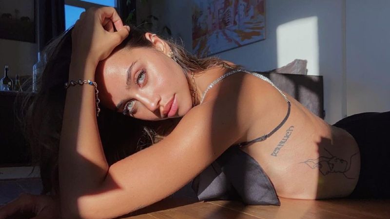 Hamdi Alkan'ın kızı Zeynep Alkan yemyeşil gözleri ve kusursuz fiziğiyle akılları baştan aldı!