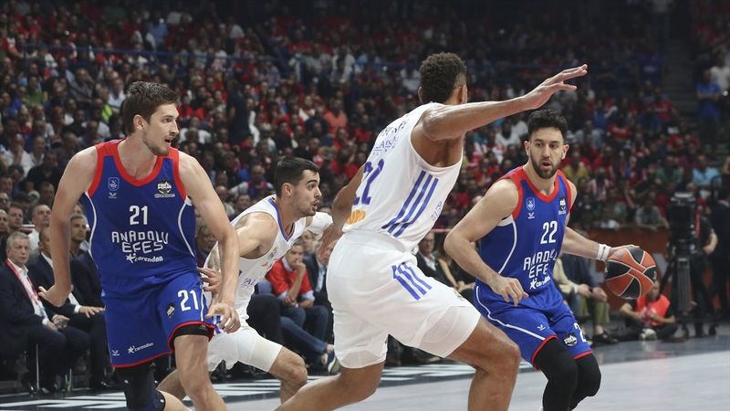 Anadolu Efes Euroleague’de şampiyon oldu