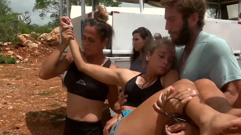 Survivor'da talihsiz kaza: Nisa Bölükbaşı kafasını vurdu, bir daha kalkamadı!