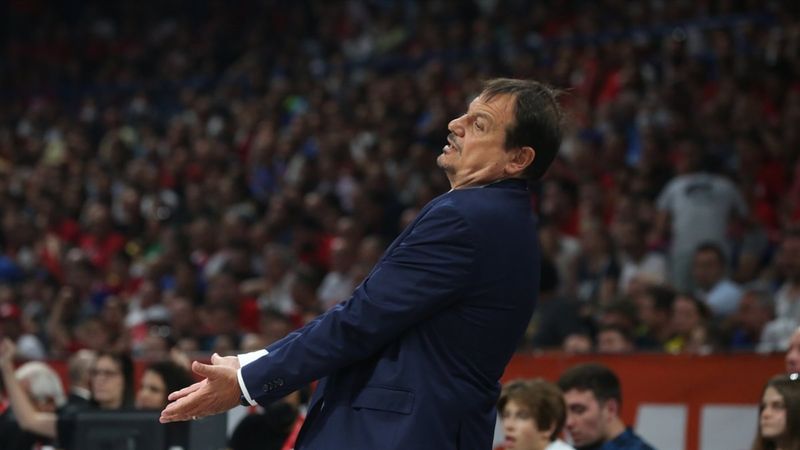 Ergin Ataman, Anadolu Efes'i üst üste ikinci kez şampiyon yaptı