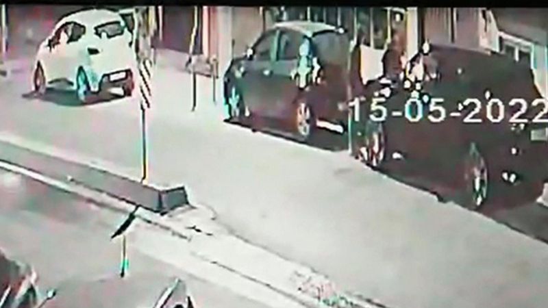 İstanbul'da araçların farlarını çalanlar yakalandı