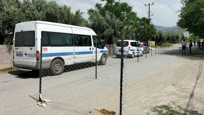 Osmaniye'de kendisine miras kaldığını söyleyip yolu kapattı