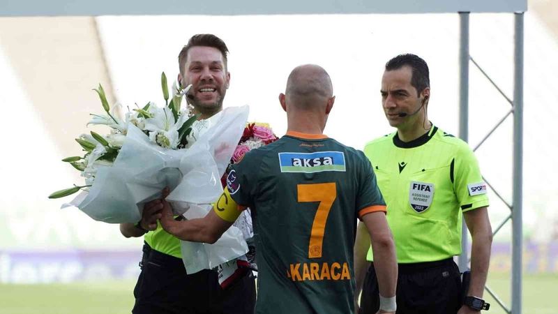 Fırat Aydınus hakemliği bıraktı