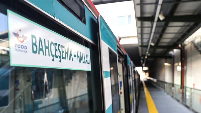 Halkalı-Bahçeşehir arası banliyö seferleri başladı