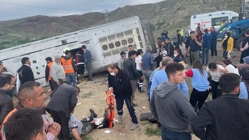 Çankırı'da işçi servisi devrildi: Yaralılar var