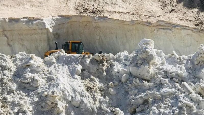 Hakkari'de karla mücadele sürüyor