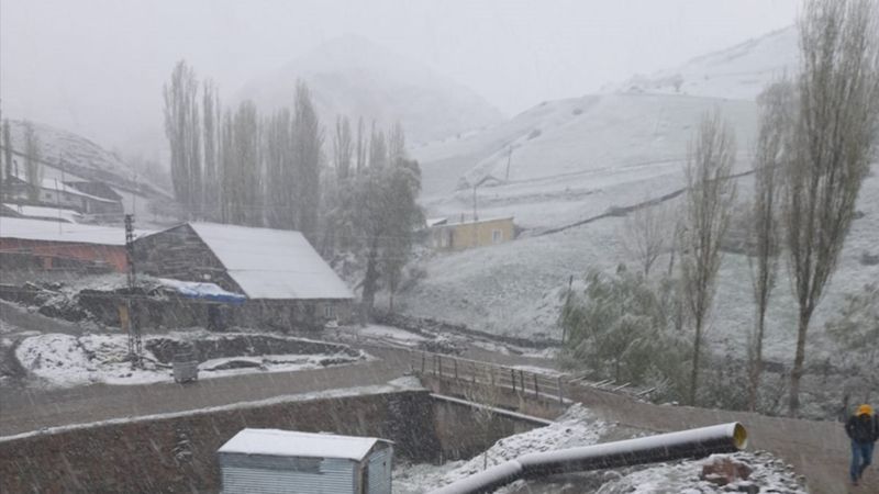 Erzurum'da kış devam ediyor