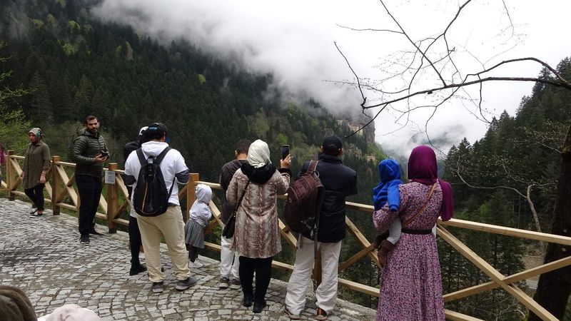 Sümela Manastırı'nı her gün binlerce kişi ziyaret ediyor