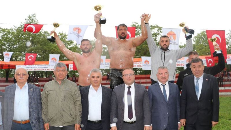 Havza Kırkpınar Yağlı Güreşleri'nde Recep Kara başpehlivan oldu