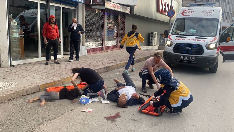 Aksaray'da eşini bıçaklayan şahıs, çocuklarını balkondan attı