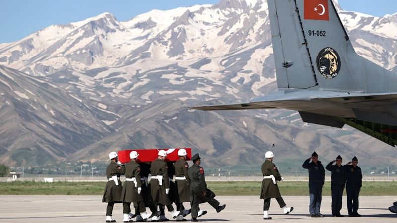 Pençe-Kilit Operasyonu'nda şehit düşen Mehmetçiklere veda