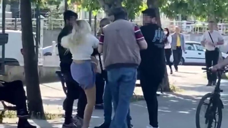 Beylikdüzü'ndeki kadın, videosunu çeken sapığı dövdü