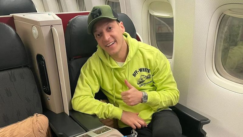 Mesut Özil'den Endonezya'da büyük anlaşma