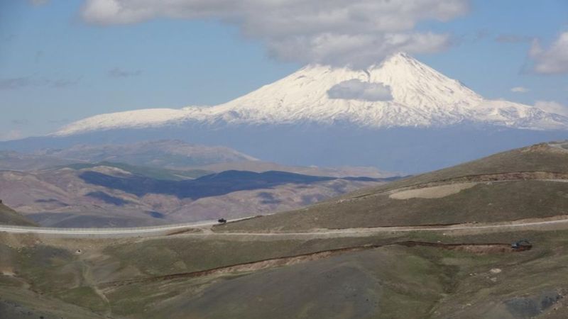 Türkiye-İran sınır hattında duvarlar yükseliyor
