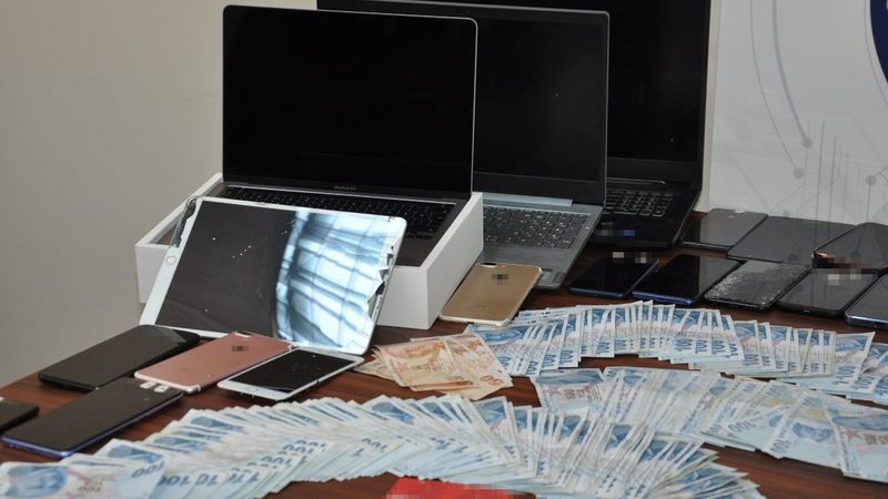 Kars'taki kargo dolandırıcılarına 4 ilde baskın