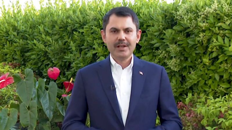 Murat Kurum vatandaşları Atatürk Havalimanı'ndaki fidan dikim törenine davet etti