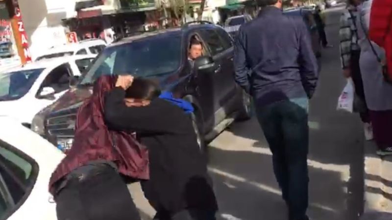 Kars'taki öğrencilerin saç saça kavgası