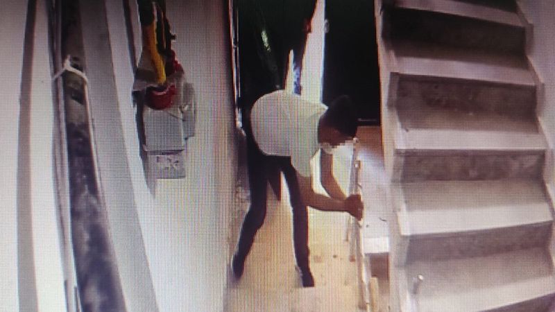 Batman'da apartmanın merdiven korkulukları çalındı