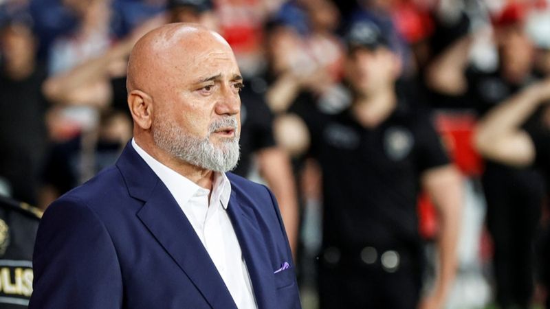 Hikmet Karaman: Futbolcular önemli zamanlarda basit hatalar yapabiliyor