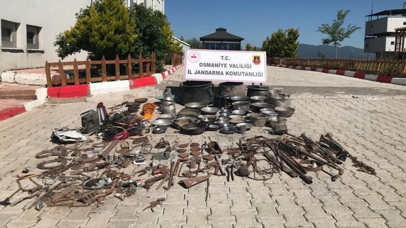 Osmaniye'de köy evlerini soyanlar yakalandı