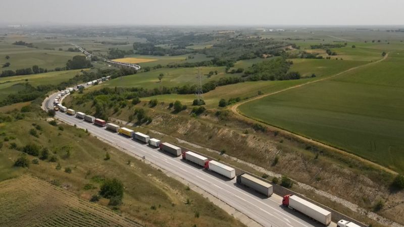 Hamzabeyli Sınır Kapısı'nda 38 kilometrelik tır kuyruğu oluştu