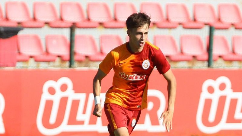 Galatasaray'da Özgür Baran Aksaka'nın hedefi A takım
