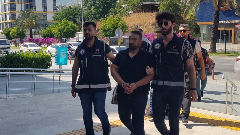 Alanya'da 'Müsilaj Operasyonu'nda 4 tutuklama