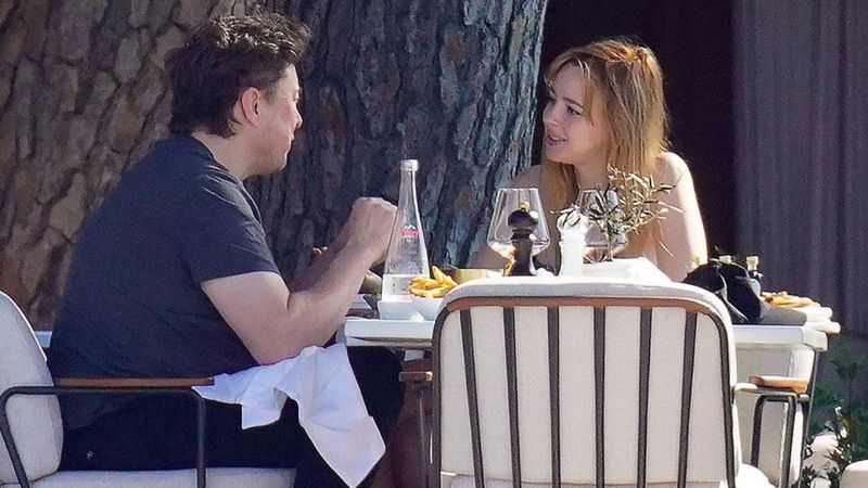 Elon Musk'ın 23 yaş küçük sevgilisi görüntülendi, cesur pozlarıyla hayran bıraktı! 'Demek böyle tavladın'