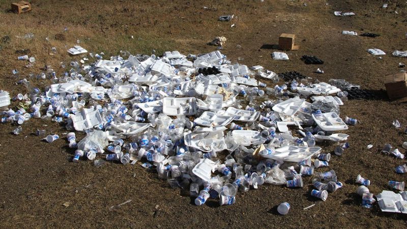 Manisa'da Jeopark alanına atılan çöplere tepki