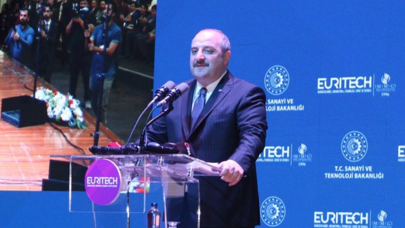 Mustafa Varank'tan Kılıçdaroğlu'na: Üretim cahili dediğimizde alınıyor