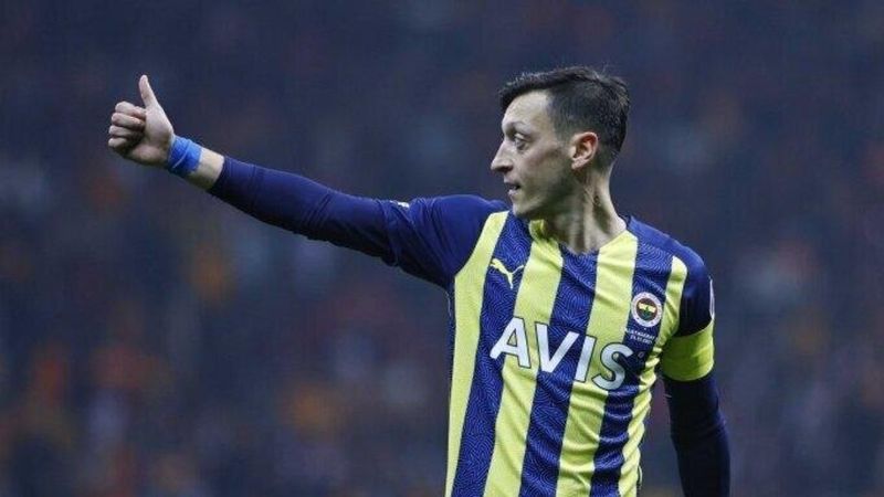 Mesut Özil'den Jorge Jesus'a mesaj