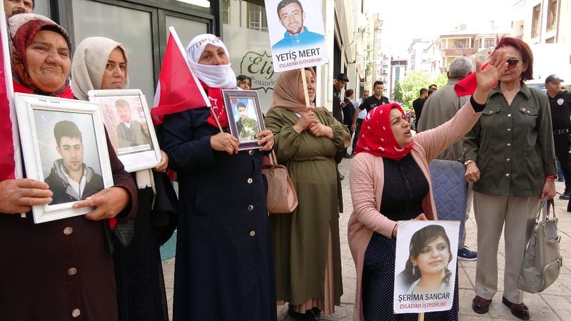 Van'da HDP'liler bu hafta, müzikle annelerin sesini bastıramadı