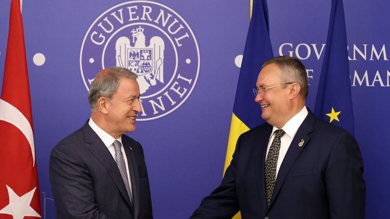 Hulusi Akar, Romanya Başbakanı Ciuca ile görüştü