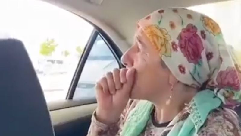 Benzin fiyatını görünce tepkisini gizleyemeyen anne