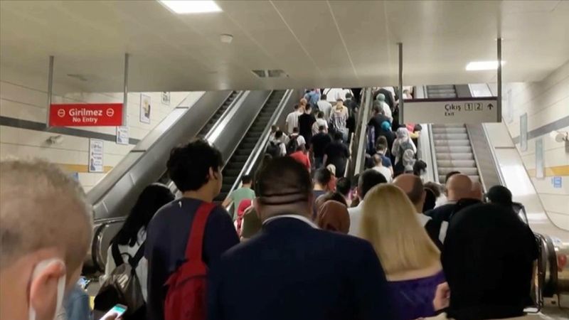 Üsküdar-Çekmeköy metrosundaki arıza tepki çekti