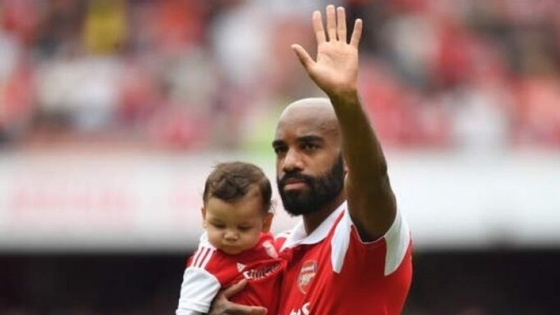 Lacazette, Arsenal'den ayrıldı