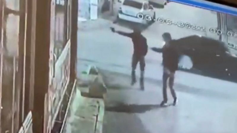 Esenler'de dönerci dükkanına silahlı saldırı