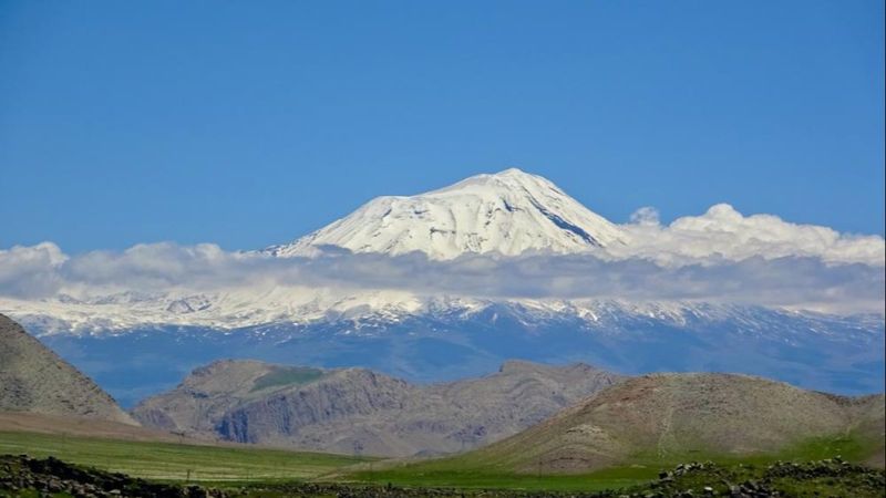 Ağrı Dağı beyaz örtüsüyle büyülüyor