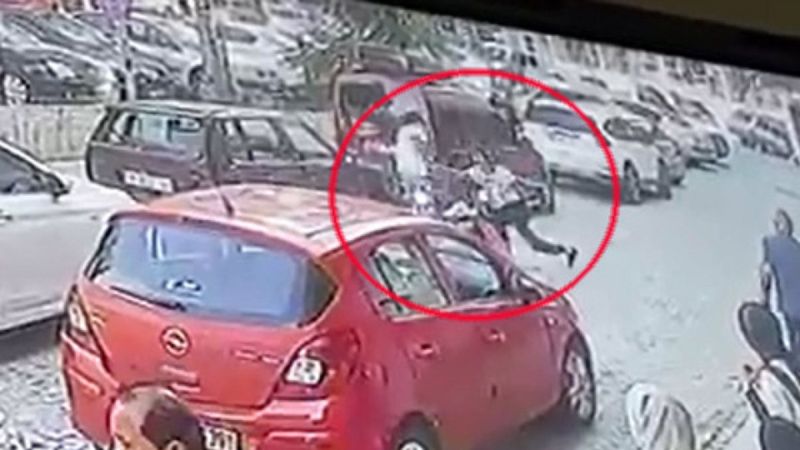 Denizli'de yol verme kavgası kamerada