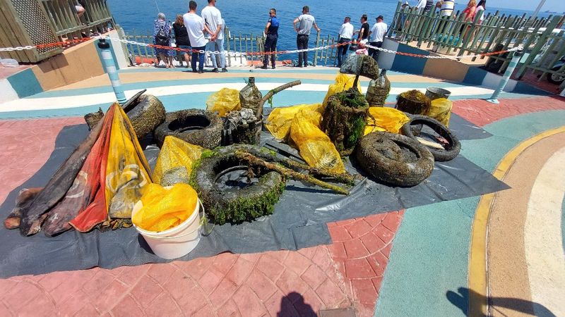 Tekirdağ'da ‘Çevre Haftası’ dolayısıyla Marmara Denizi'nde atık toplandı