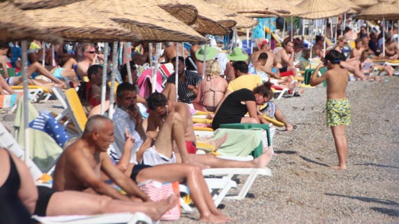 Bodrum'da sıcağı gören, soluğu denizde aldı