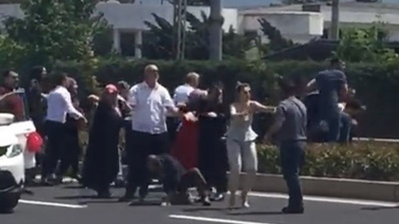 Düzce'de, düğün konvoyunun önü kesilince kavga çıktı