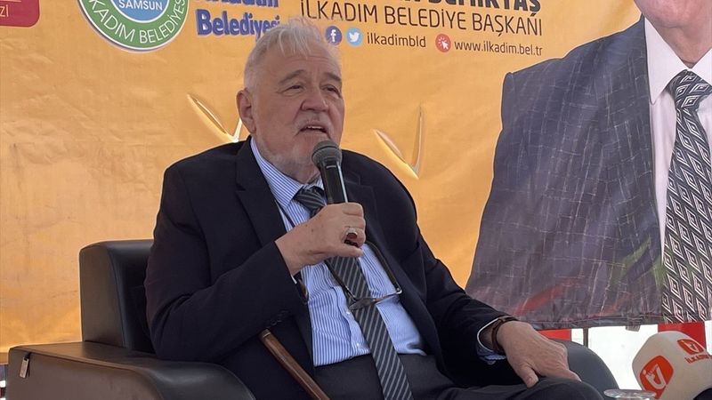 İlber Ortaylı'dan gençlere, 'yaşlılarla ahbaplık edin' tavsiyesi