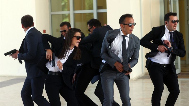 Koruma Eğitim Akademisi'nde zorlu VIP eğitimi