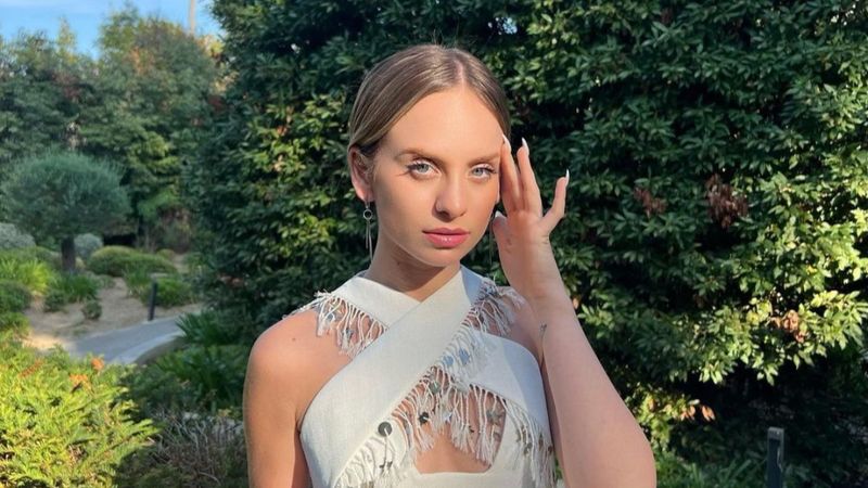 TikTok fenomeni Cemre Solmaz minicik büstiyeriyle fizik şov yaptı! '3 milyon vefat'