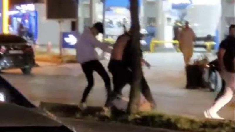 İstanbul'da hesap ödeme kavgası sokağa taştı: Tekme tokat dövdüler