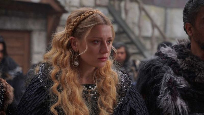 Alparslan: Büyük Selçuklu'nun Evdokya'sı mini şortlu paylaşımıyla nefes kesti! 'Nazar değecek kıza'