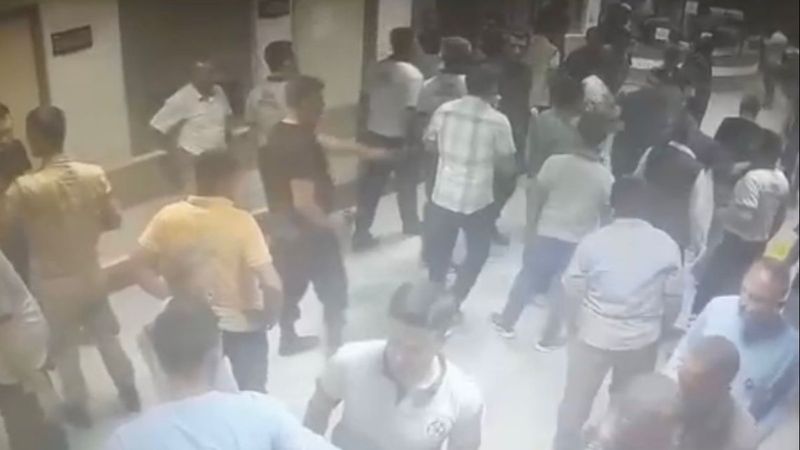 Diyarbakır'da, doktorun darbedilme anları kamerada