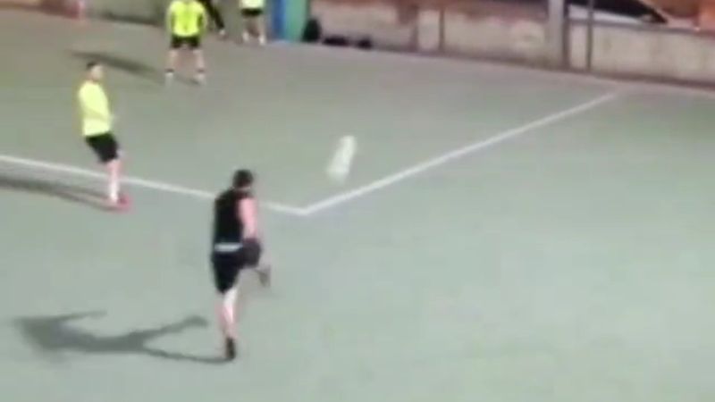 Halı sahada çekilen şut sosyal medyada gündem oldu