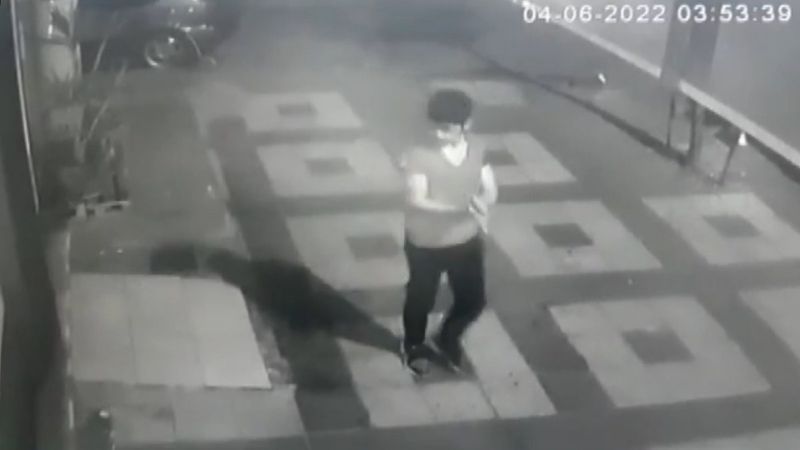 Bağcılar’da, sadaka kutusu hırsızlığı kamerada